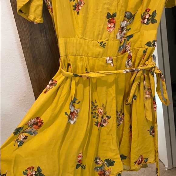 Nektar Clothing Romper 💛 - Picture 3 of 4